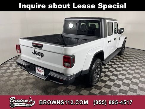 Used 2026 Jeep Gladiator Sport image 7
