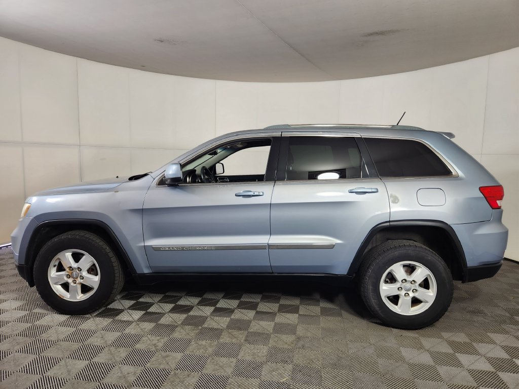 Used 2012 Jeep Grand Cherokee Laredo w/ Laredo E Group AWD/4WD image 4