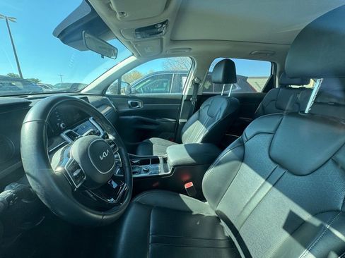 Certified 2023 Kia Sorento S w/ Panoramic Sunroof Package image 8