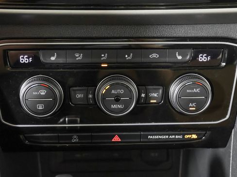 Used 2023 Volkswagen Atlas Cross Sport SEL AWD/4WD image 33
