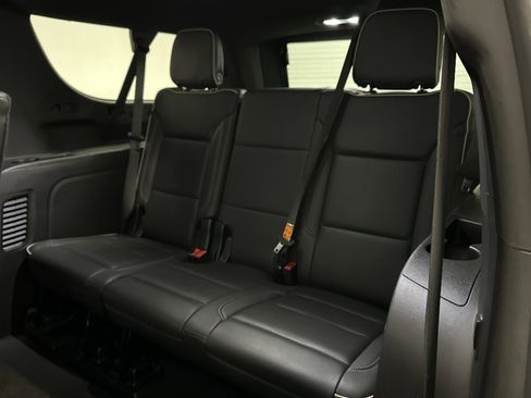 Used 2024 Chevrolet Suburban Premier image 26