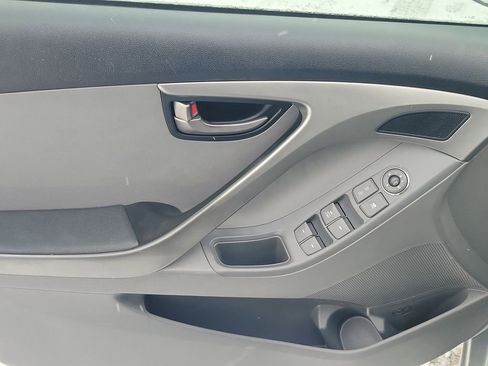 Used 2012 Hyundai Elantra GLS image 18