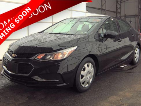 Used 2017 Chevrolet Cruze LS FWD image 1
