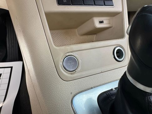 Used 2016 Volkswagen Tiguan S image 45