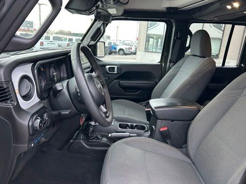 Used 2024 Jeep Wrangler Unlimited image 20