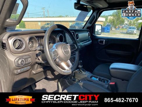 Used 2023 Jeep Wrangler Unlimited Rubicon 4xe w/ Cold Weather Group AWD/4WD image 13