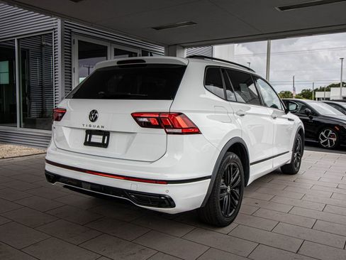 Used 2022 Volkswagen Tiguan SE R-Line FWD image 2