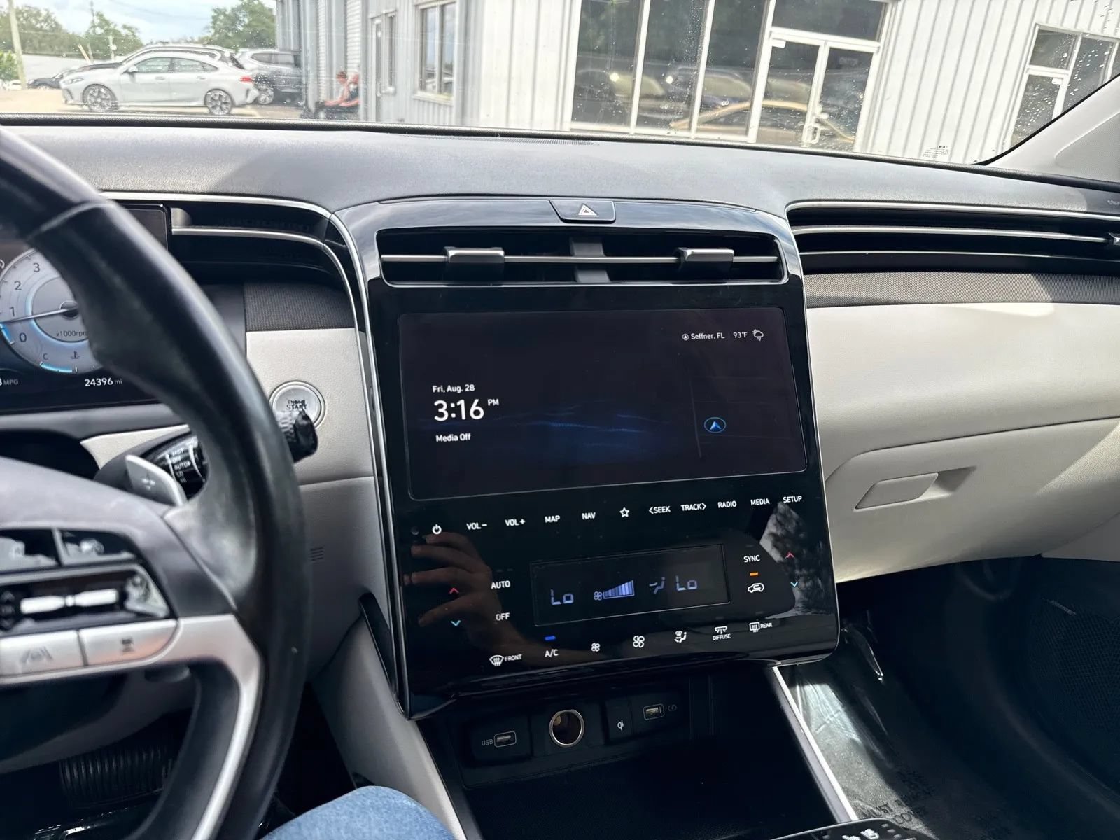 Used 2023 Hyundai Tucson Limited FWD image 21