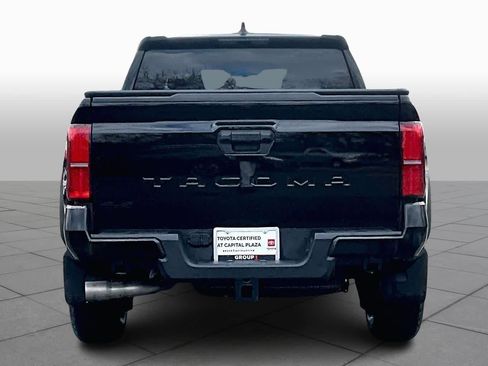 Used 2025 Toyota Tacoma TRD Off-Road image 5