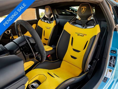 Used 2022 Lamborghini Huracan EVO RWD image 13