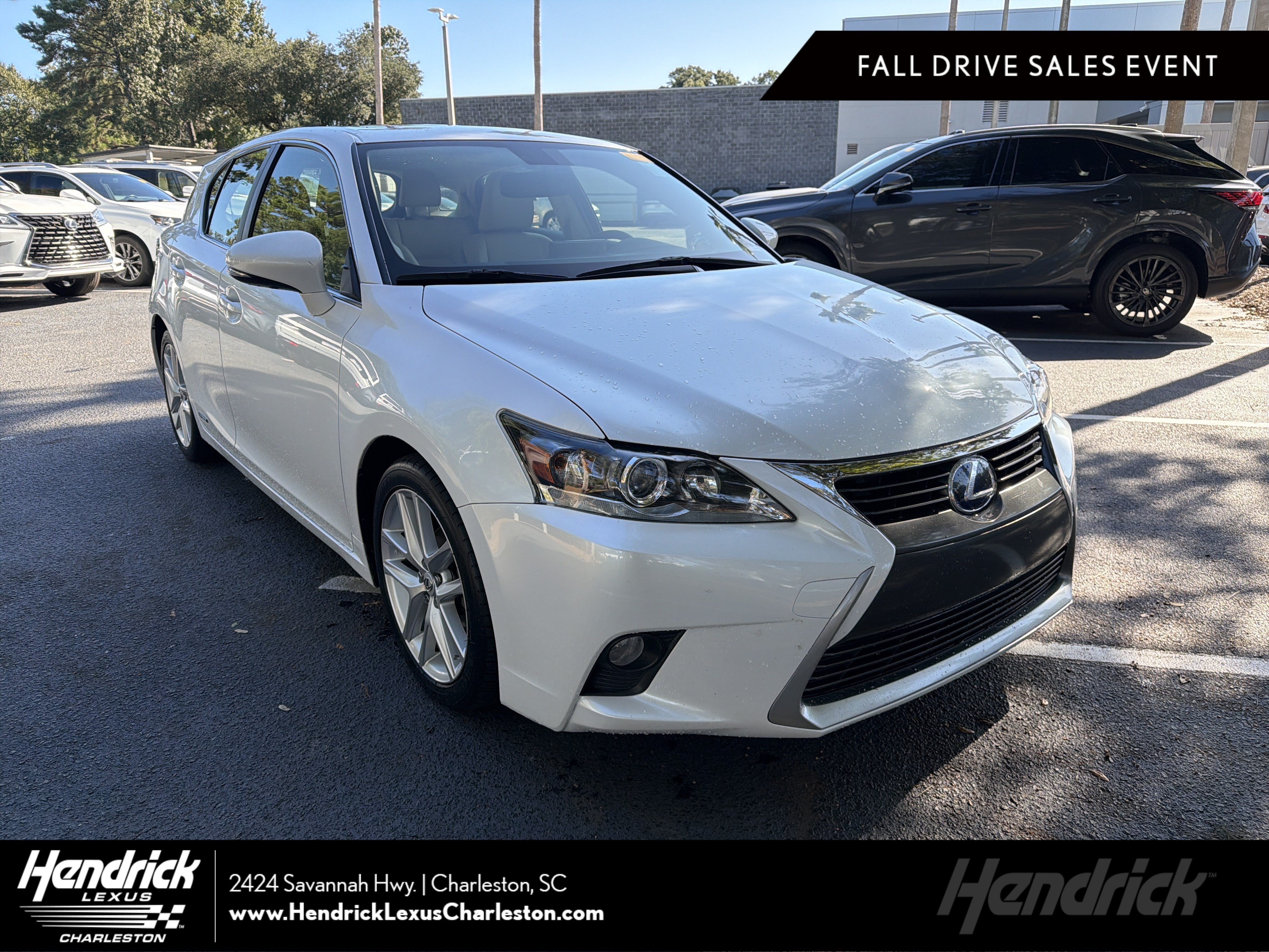 Used 2015 Lexus CT 200h w/ Navigation Package FWD image 1