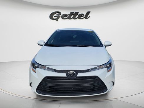 Certified 2025 Toyota Corolla LE FWD image 4