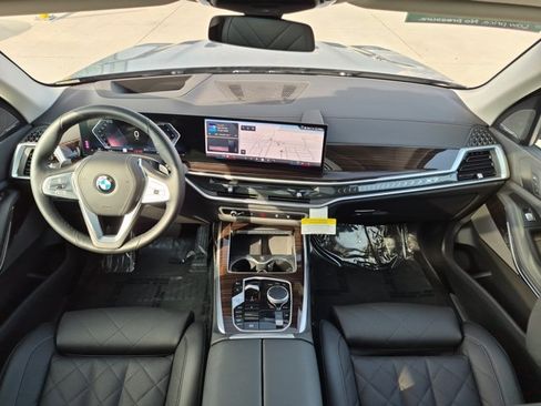Used 2026 BMW X7 xDrive40i AWD/4WD image 19