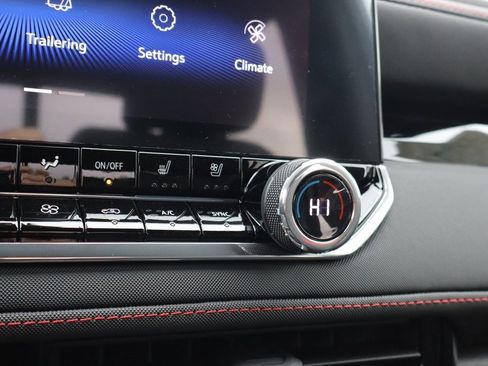 New 2026 Chevrolet Colorado Z71 w/ Technology Package image 12