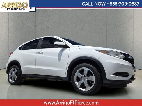 Used 2017 Honda HR-V LX image 1