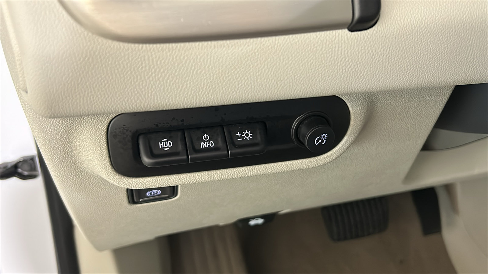 Used 2023 GMC Terrain Denali w/ Denali Premium Package AWD/4WD image 23