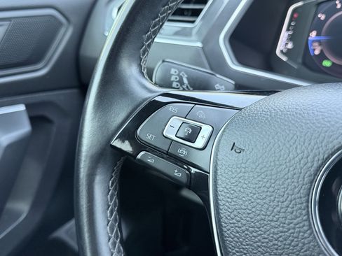 Used 2019 Volkswagen Tiguan SEL R-Line FWD image 49