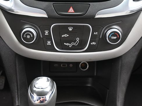 Used 2019 Chevrolet Equinox LS image 35