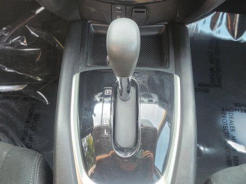 Used 2016 Nissan Rogue SV w/ SV Premium Package AWD/4WD image 27