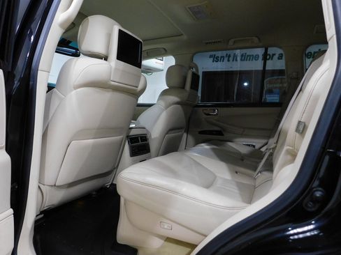 Used 2013 Lexus LX 570 4WD w/ Luxury Pkg w/Pre-crash image 66
