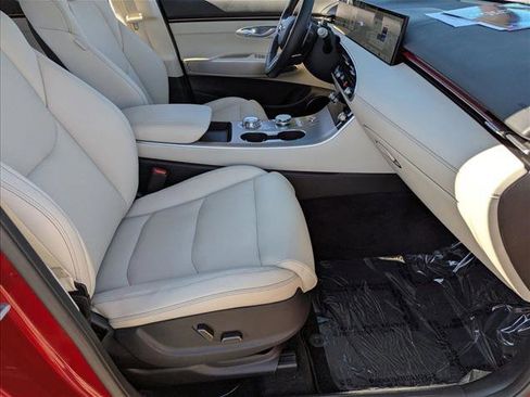 Used 2026 Genesis GV70 2.5T Select image 21