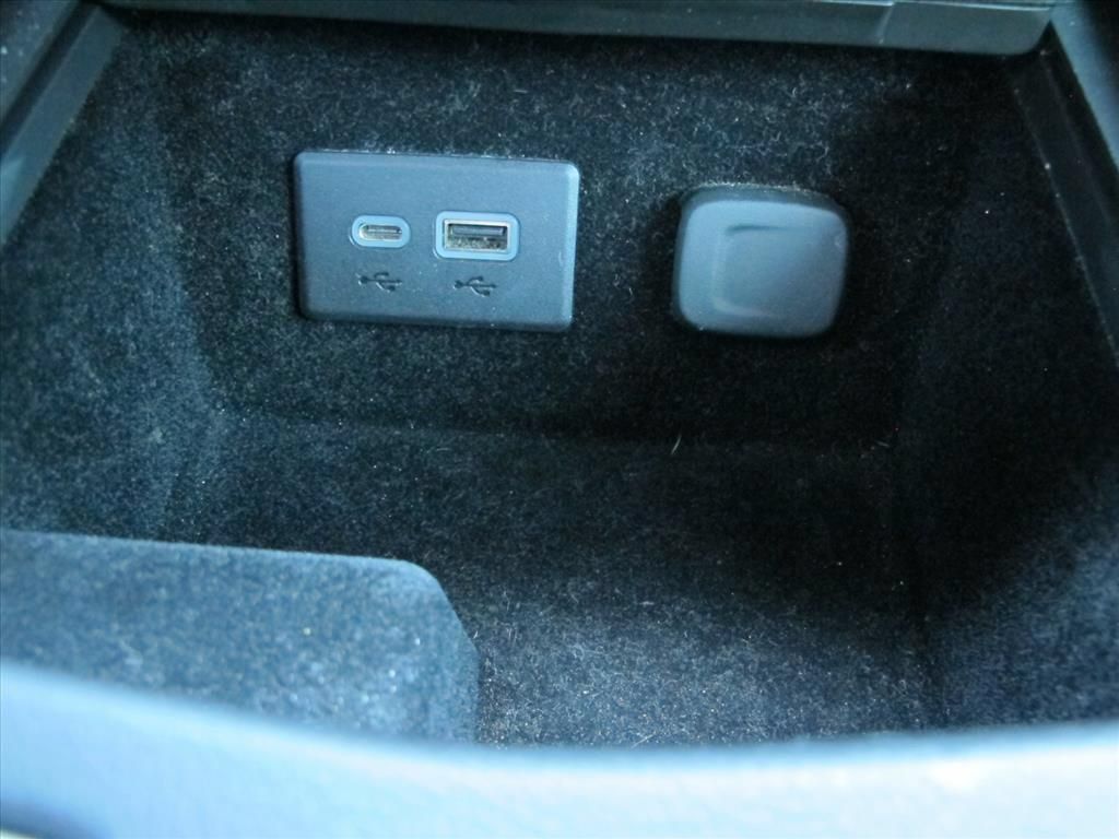 Used 2019 Cadillac XT4 Sport FWD image 13