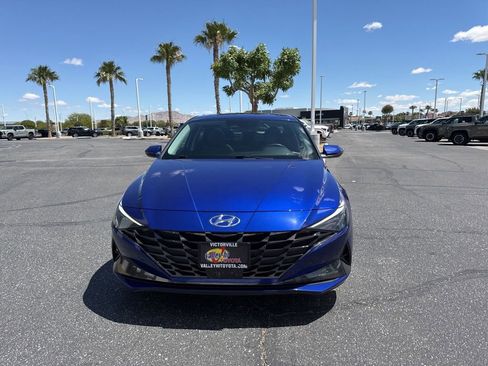 Used 2023 Hyundai Elantra Limited FWD image 3