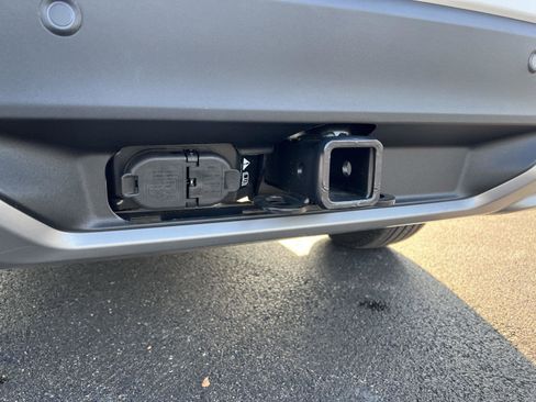 New 2026 Ford Explorer Platinum image 9