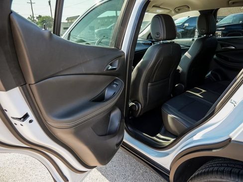Used 2025 Buick Encore GX Preferred FWD image 36