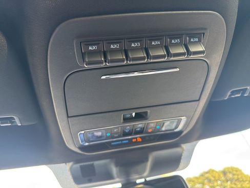 Used 2025 Ford F150 Raptor AWD/4WD image 26