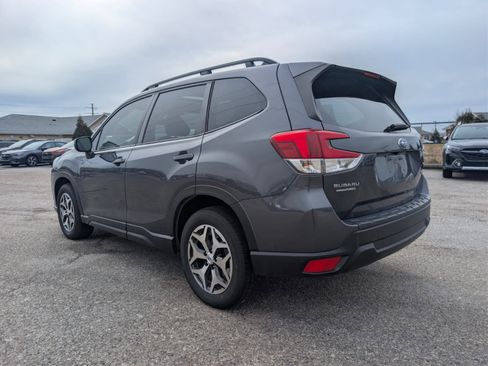 Used 2023 Subaru Forester Premium image 3