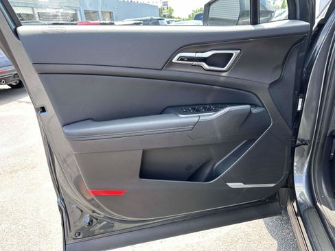 Used 2026 Kia Sportage EX AWD/4WD image 9