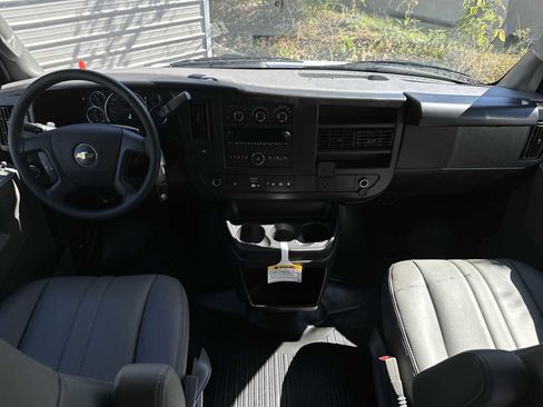 New 2025 Chevrolet Express 2500 w/ Enhanced Convenience Package image 15