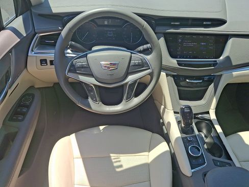 Certified 2023 Cadillac XT5 Premium Luxury AWD/4WD image 22