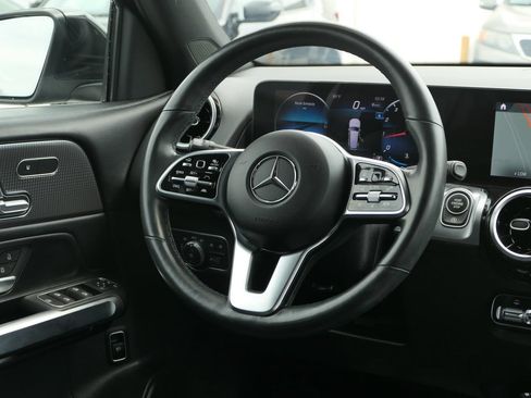 Used 2023 Mercedes-Benz GLB 250 4MATIC image 24