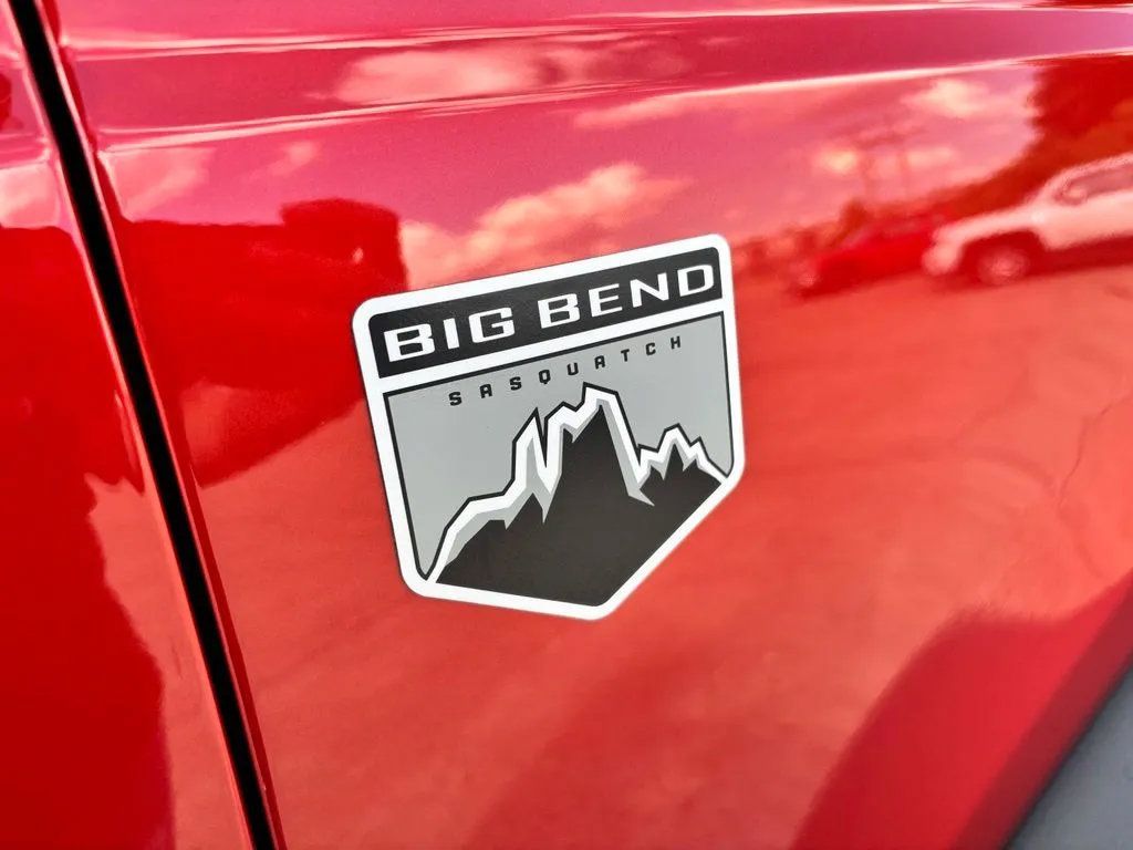 Used 2022 Ford Bronco Big Bend w/ Sasquatch Package AWD/4WD image 10