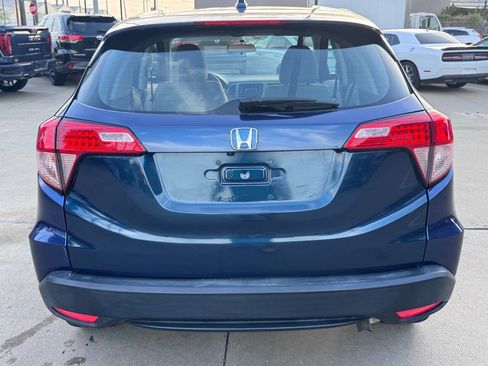 Used 2017 Honda HR-V LX image 6
