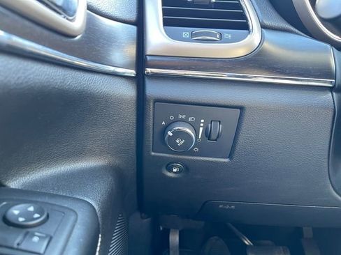 Used 2014 Jeep Grand Cherokee Limited w/ Luxury Group II image 22