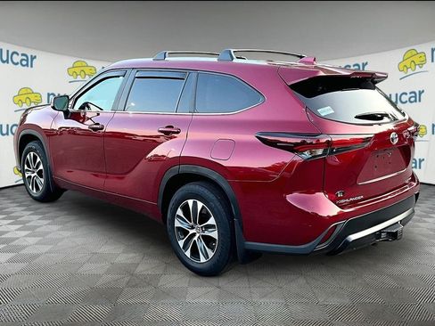 Certified 2024 Toyota Highlander XLE AWD/4WD image 5