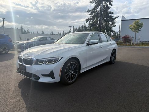 Used 2019 BMW 330i Sedan w/ Convenience Package RWD image 2