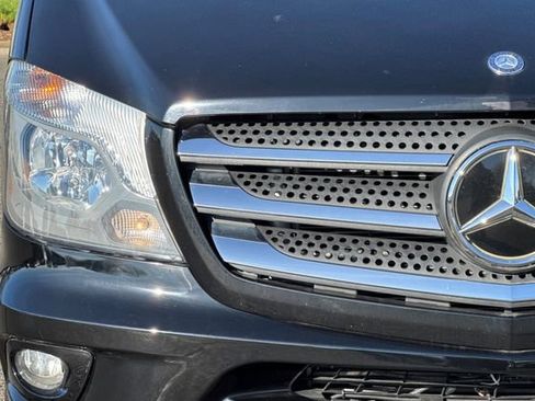 Used 2016 Mercedes-Benz Sprinter 3500 image 42
