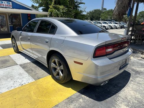 Used 2014 Dodge Charger SXT image 7