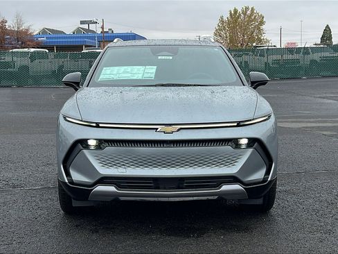 New 2026 Chevrolet Equinox EV LT image 2