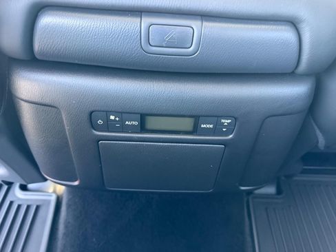 Used 2023 Nissan Armada SV AWD/4WD image 11