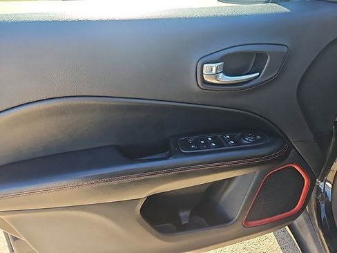 Used 2020 Jeep Compass Trailhawk image 14