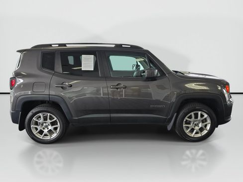 Used 2019 Jeep Renegade Latitude w/ Cold Weather Group AWD/4WD image 6