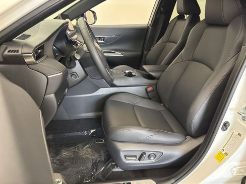 Used 2023 Toyota Venza Nightshade AWD/4WD image 14