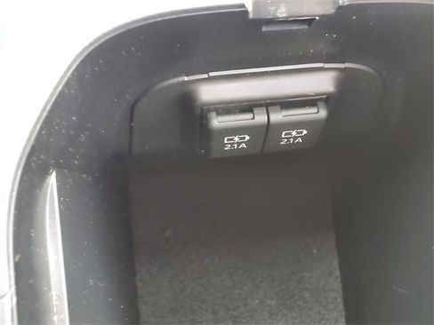 Used 2020 Toyota RAV4 Limited image 32