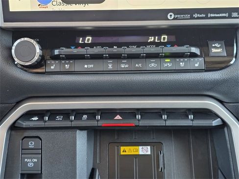 Used 2024 Toyota Tundra Limited image 15