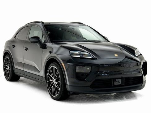 New 2026 Porsche Macan 4S Electric image 28